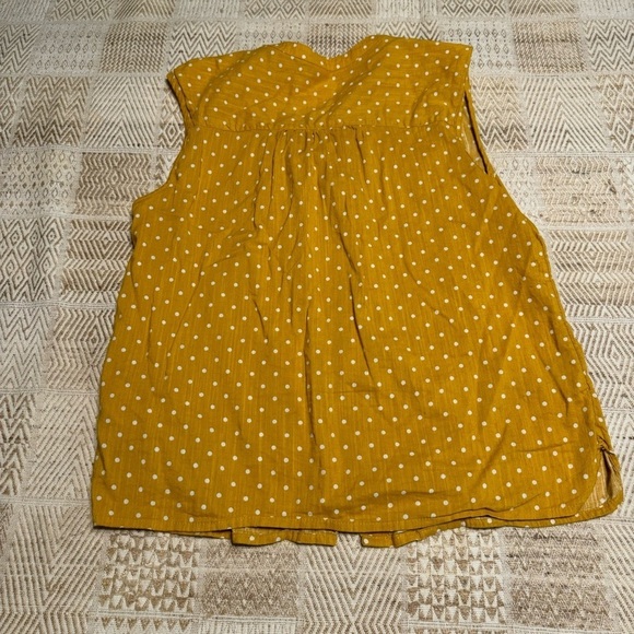 Old Navy Sleeves Polka Dot Buttoned Blouse - Picture 3 of 4